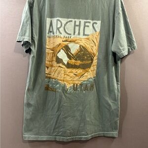 Arches nat’l park Comfort Colors Heavyweight Cotton Tee green lg travel America
